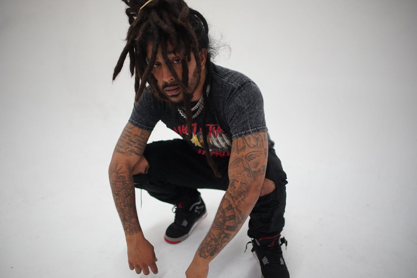 LIGHT OF THE TRENCHES - GRAPHIC TEE