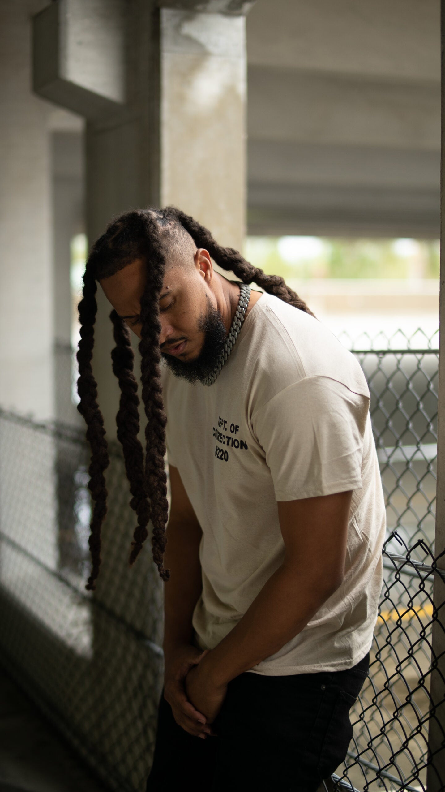 STREETS DON'T LOVE YOU (SAND TEE)